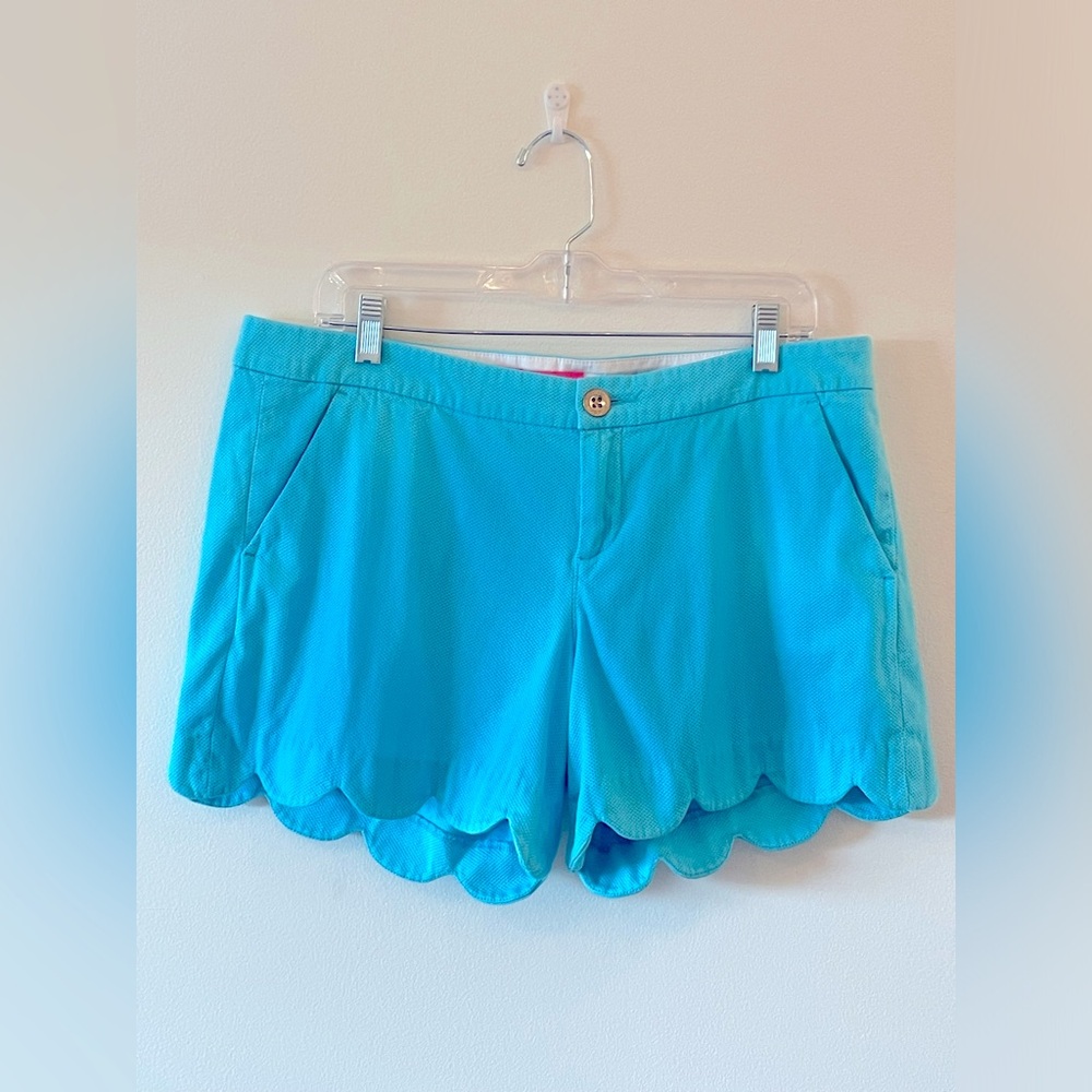 Lily Pulitzer Vibrant Blue Shorts with a Scalloped hem Size 12
